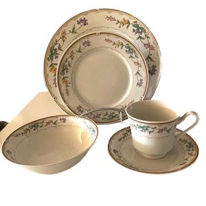 Bellegarden by Citation Porcelain China 5 piece set & 8 place settings. 40 p ttl